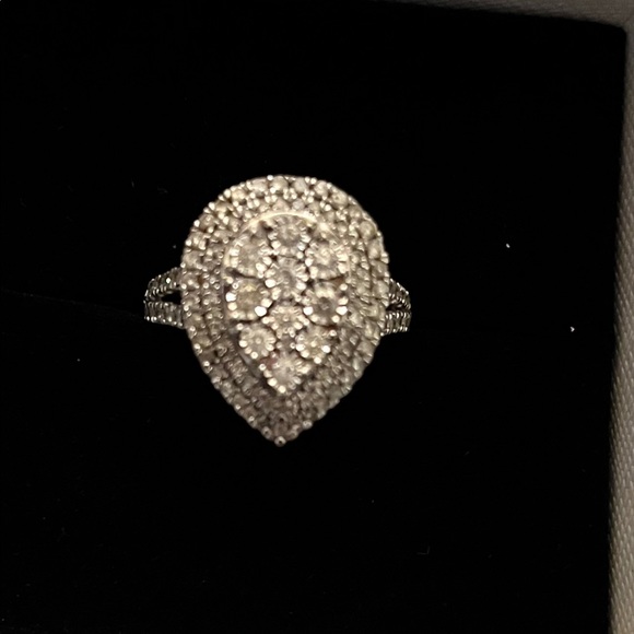 1 carat 10kt white gold engagement ring size 8 - Picture 8 of 12